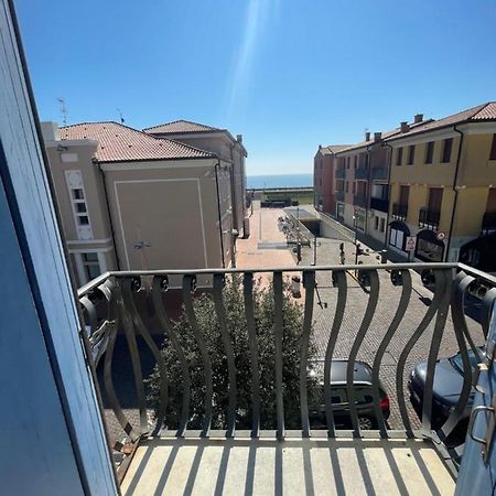Apartmán Trilocale Vista Mare Con 2 Bagni Nel Centro Storico - Agenzia Cocal Caorle Exteriér fotografie