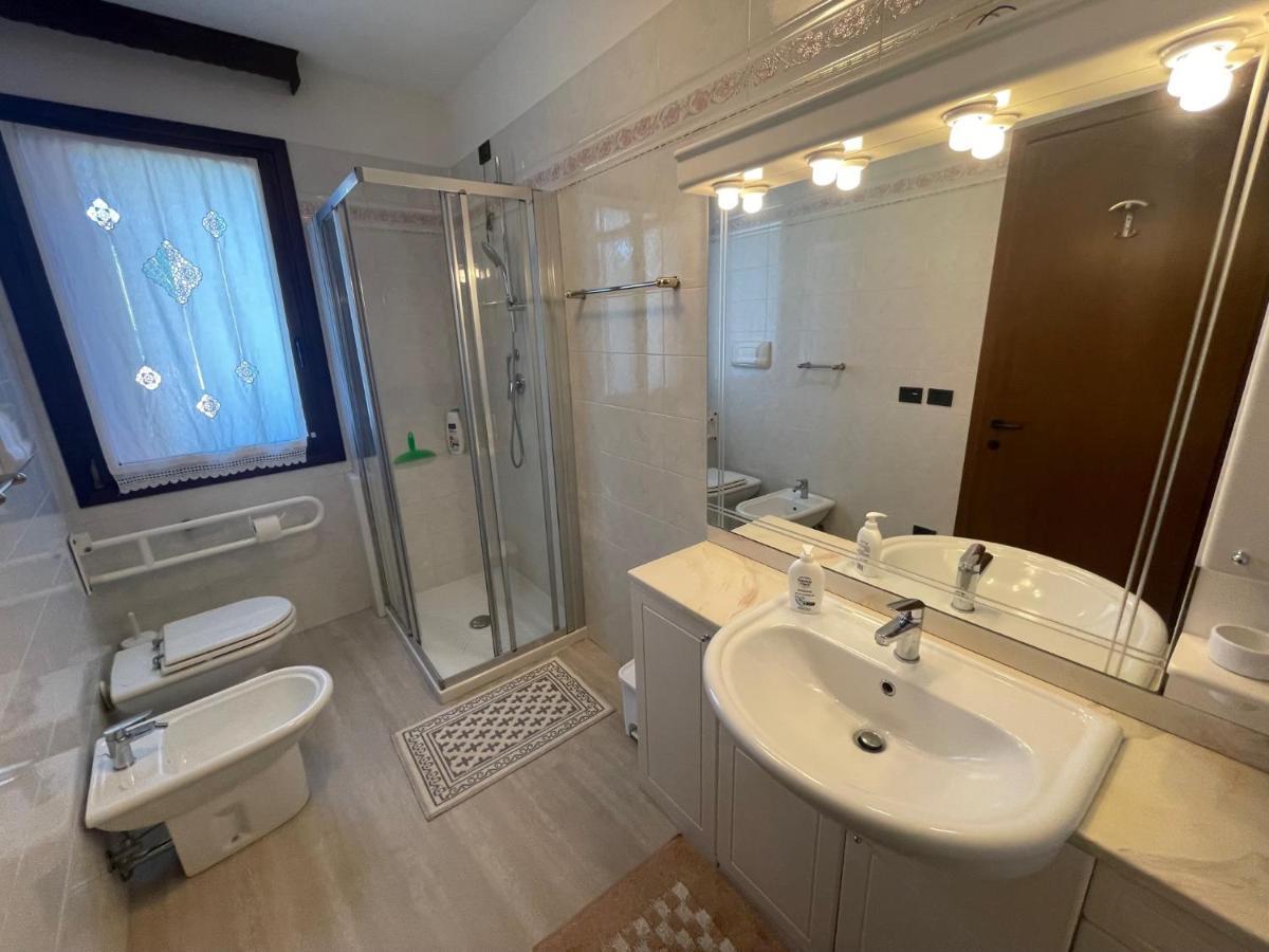 Apartmán Trilocale Vista Mare Con 2 Bagni Nel Centro Storico - Agenzia Cocal Caorle Exteriér fotografie
