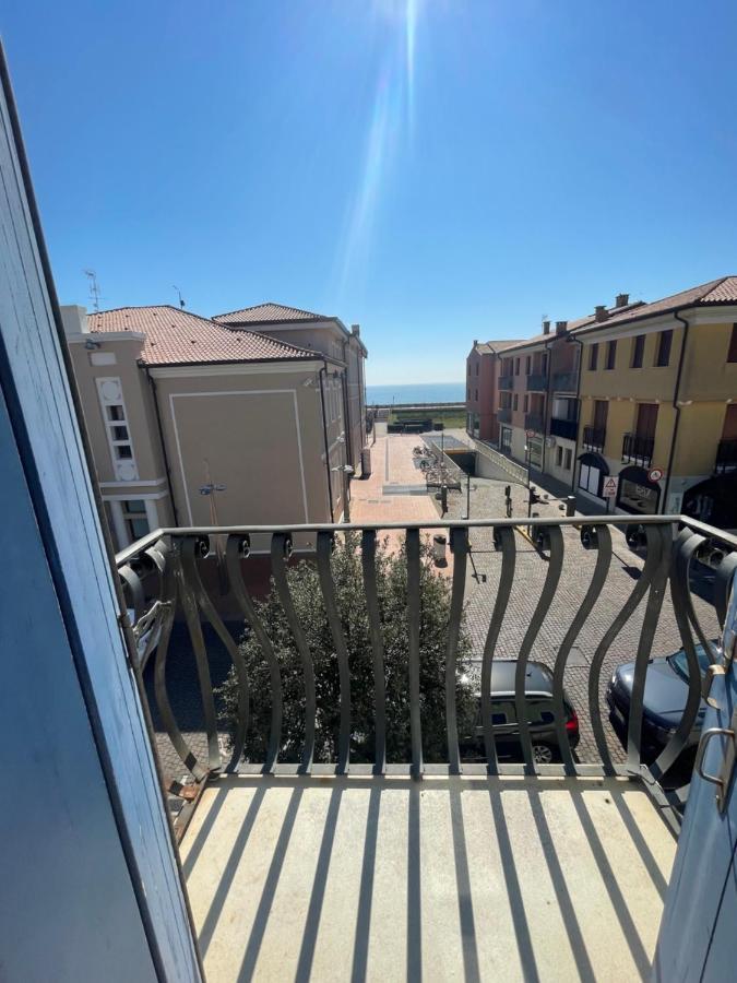 Apartmán Trilocale Vista Mare Con 2 Bagni Nel Centro Storico - Agenzia Cocal Caorle Exteriér fotografie