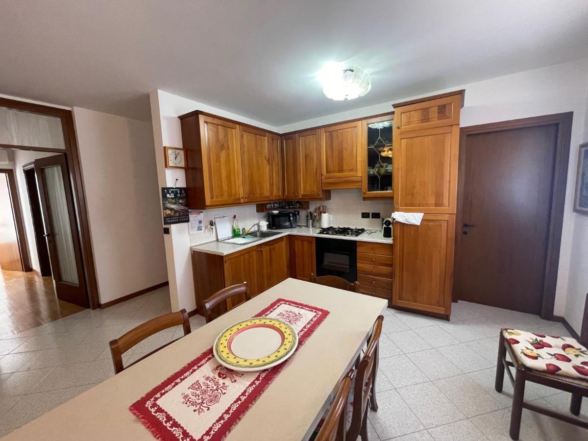 Apartmán Trilocale Vista Mare Con 2 Bagni Nel Centro Storico - Agenzia Cocal Caorle Exteriér fotografie